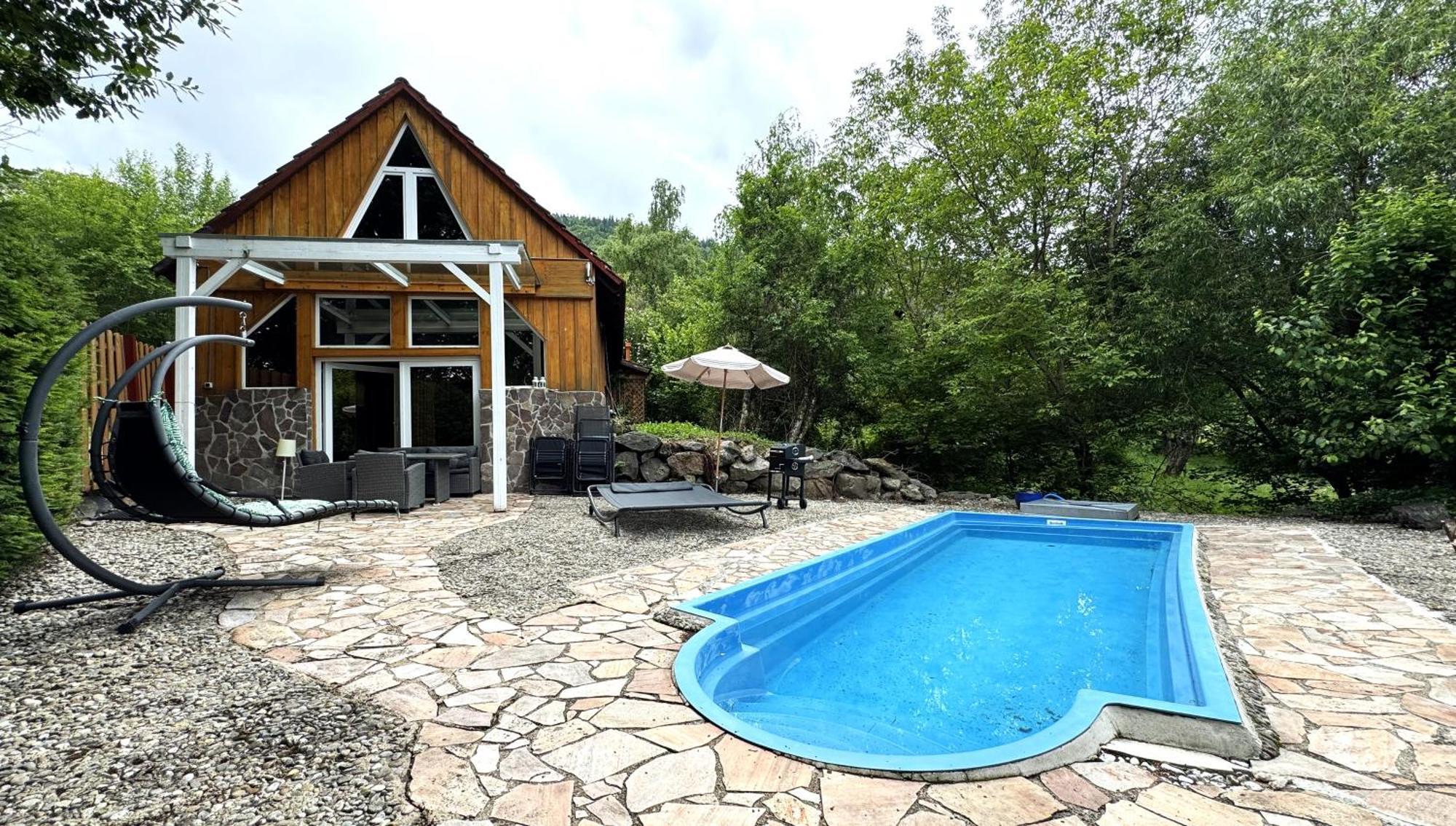 Stahl - Mit Pool * Fryburg Bryzgowijski